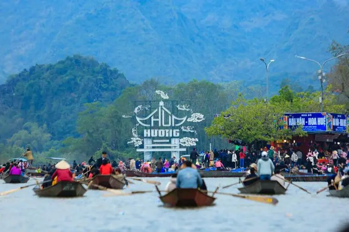 Kinh Nghiệm Đi Chùa Hương 1 Ngày Từ A-z: Lịch Trình, Chi Phí & Mẹo Vàng Kinh Nghiệm Đi Chùa Hương 1 Ngày Từ A-z: Lịch Trình, Chi Phí & Mẹo Vàng