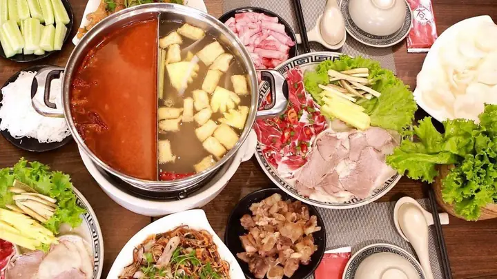 Lẩu Bò Nhúng Dấm Hà Nội: 13 Quán Ngon Chuẩn Vị Được Săn Đón Nhất