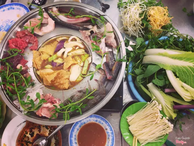 Review Lẩu Mắm Bà Thành Cần Thơ Hà Nội: Trải Nghiệm Hương Vị Miền Tây Chân Thành