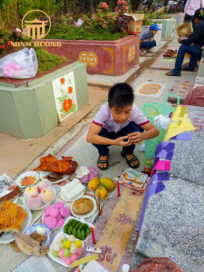 lễ cúng thanh minh ngoài mộ - Hình 4