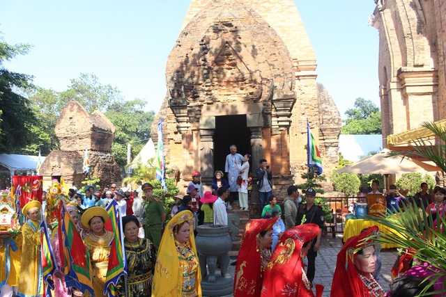 lễ hội tháp bà ponagar nha trang - Hình 4