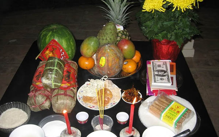 mâm cúng giao thừa ngoài sân - Hình 2