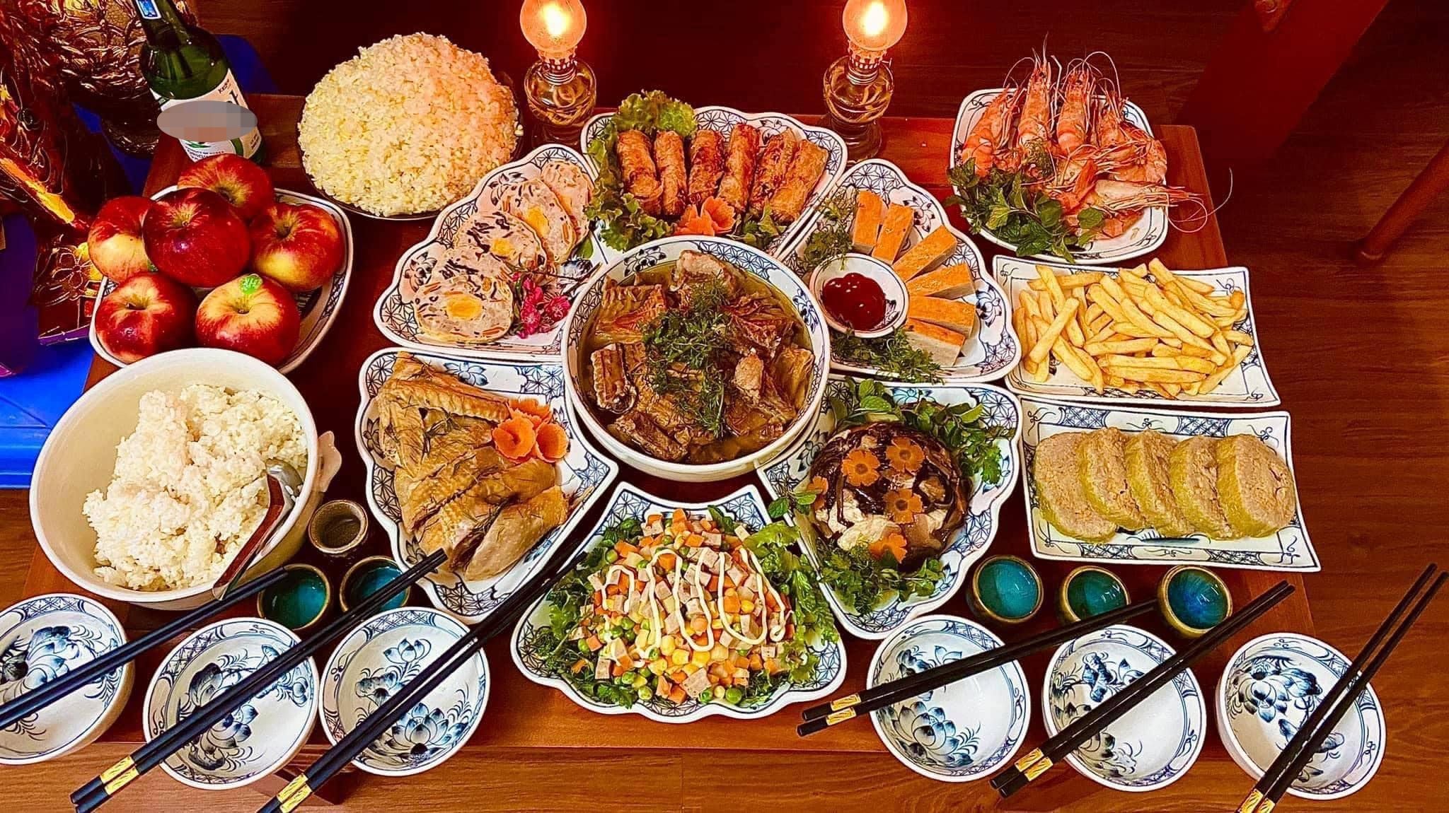 mâm cúng ngày tết - Hình 2