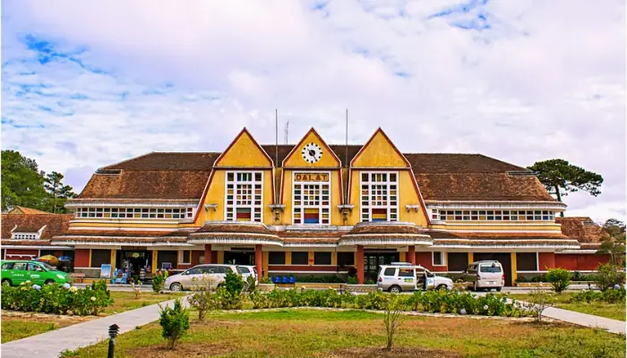 Mùa Mưa Đà Lạt: Thời Gian, Trải Nghiệm & Lưu Ý Cho Du Khách