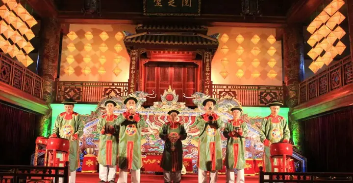 Nhã Nhạc Cung Đình Huế: Di Sản Âm Nhạc Vàng Của Việt Nam Nhã Nhạc Cung Đình Huế: Di Sản Âm Nhạc Vàng Của Việt Nam