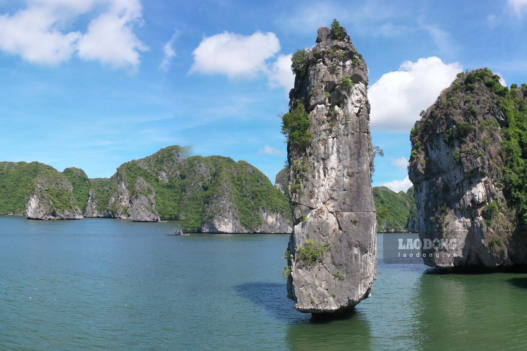 núi gì bên vịnh hạ long - Hình 3