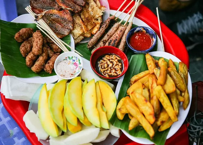 Top 10 Quán Ăn Vặt Ngon Hà Nội: Địa Chỉ 'hút Khách' Cho Tín Đồ Ẩm Thực