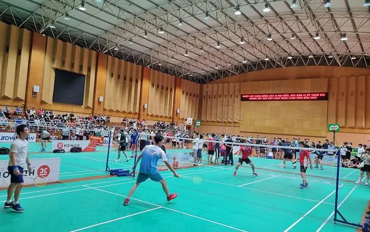 Đánh Giá Toàn Diện Sân Cầu Lông Công Viên Thống Nhất: Ưu Điểm Vượt Trội Và Lưu Ý Khi Thuê Sân