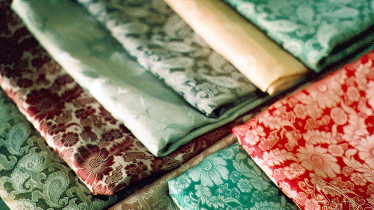 sản phẩm của làng lụa vạn phúc - Hình 4