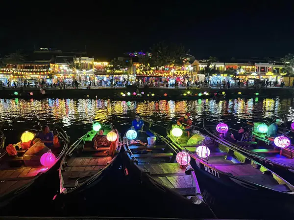 Thả Đèn Hoa Đăng Vào Ngày Nào? Các Dịp Lễ Và Ý Nghĩa Cần Biết Thả Đèn Hoa Đăng Vào Ngày Nào? Các Dịp Lễ Và Ý Nghĩa Cần Biết