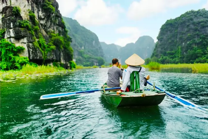 Tháng 4 Nên Đi Du Lịch Ở Đâu? Khám Phá 15 Điểm Đến Đẹp Nhất Ba Miền Việt Nam