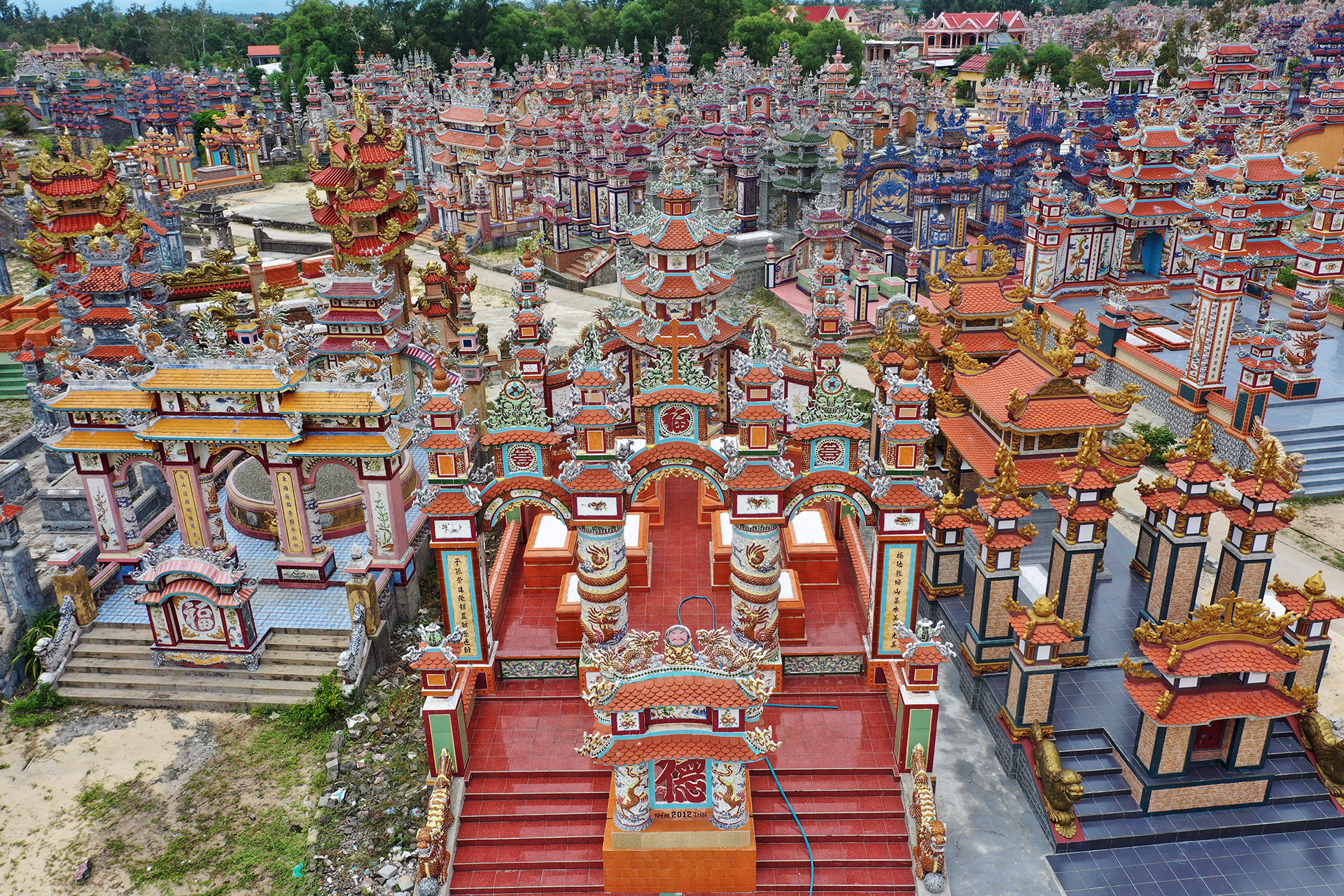 thành phố lăng mộ ở huế