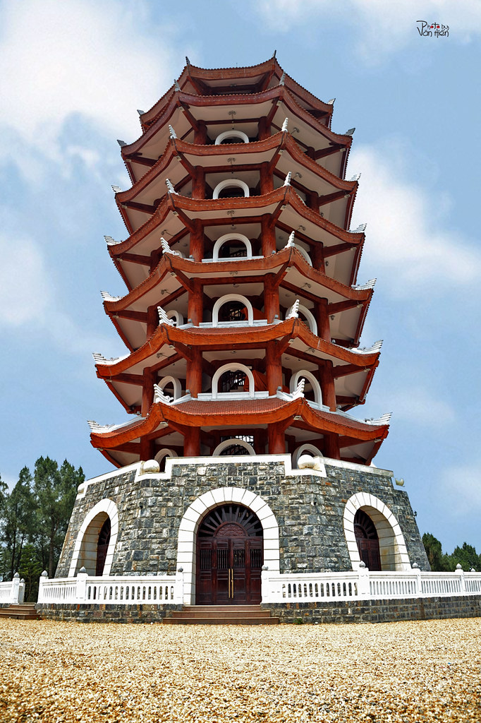 tháp chuông ngã ba đồng lộc - Hình 1
