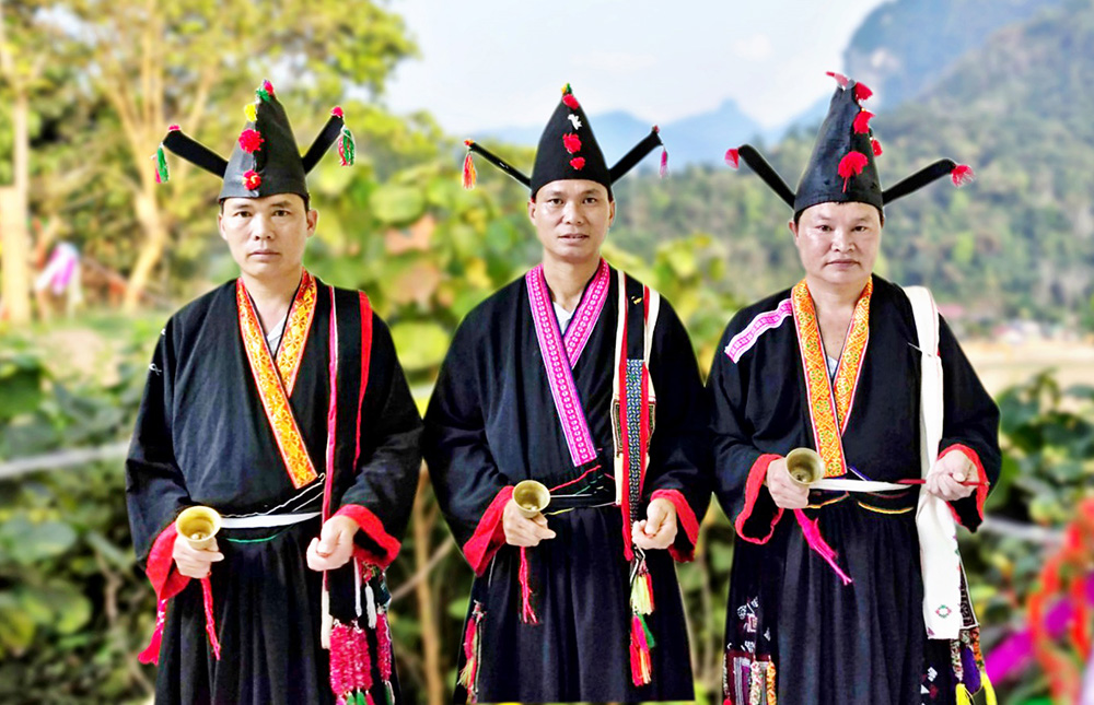 thầy cúng