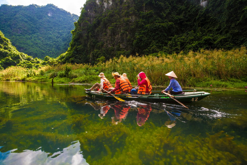 trang an boat tour ninh binh - Hình 3