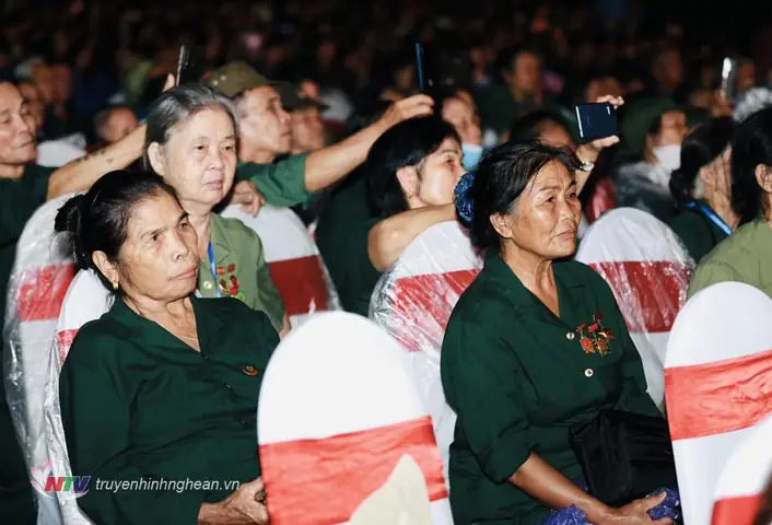 Truông Bồn - Dấu Chân Anh Hùng: Đánh Giá Toàn Diện Về Chương Trình Nghệ Thuật Kỷ Niệm