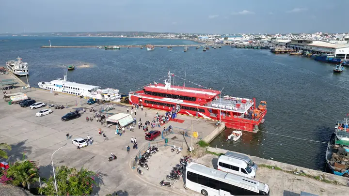 Vé Tàu Superdong Phú Quý: Bảng Giá, Lịch Tàu & Đánh Giá Toàn Diện