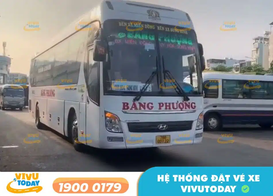 Xe Bằng Phương tuyến Phú Yên ĐắkLắk đang di chuyển trên cung đường liên tỉnh miền Trung Tây Nguyên