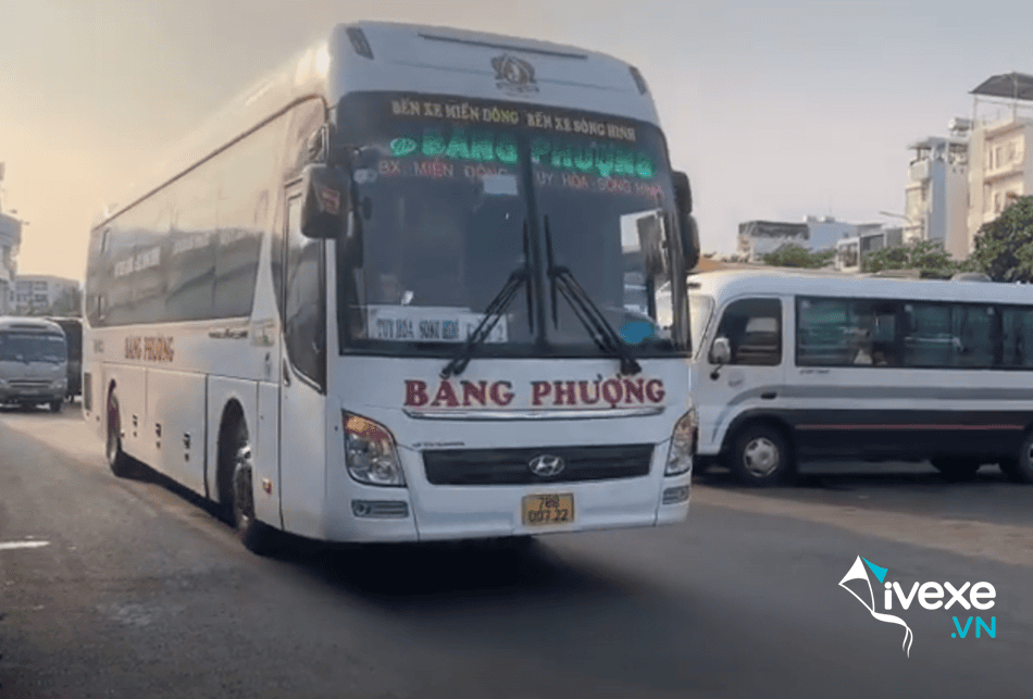 Nội thất xe Bằng Phương Phú Yên ĐắkLắk với giường nằm rộng rãi và sạch sẽ phục vụ hành khách