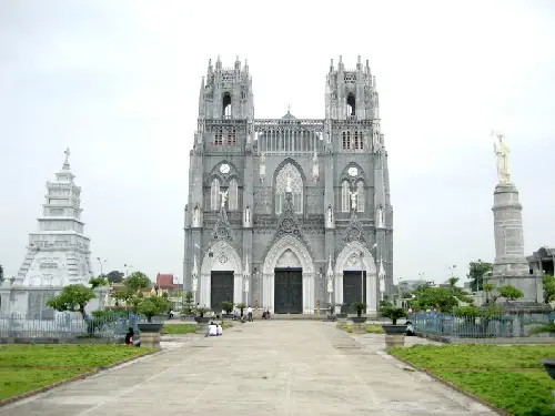 Tiểu Vương Cung Thánh Đường Ở Việt Nam: Điểm Đến Tín Ngưỡng Độc Nhất Tiểu Vương Cung Thánh Đường Ở Việt Nam: Điểm Đến Tín Ngưỡng Độc Nhất