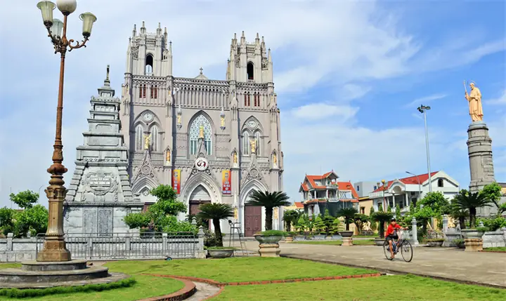 Tiểu Vương Cung Thánh Đường Ở Việt Nam: Điểm Đến Tín Ngưỡng Độc Nhất Tiểu Vương Cung Thánh Đường Ở Việt Nam: Điểm Đến Tín Ngưỡng Độc Nhất