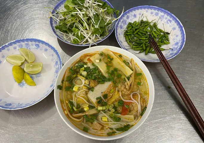 Top 10 Quán Ăn Sáng Ngon Ở Đà Nẵng: Đánh Giá Chi Tiết & Bảng So Sánh