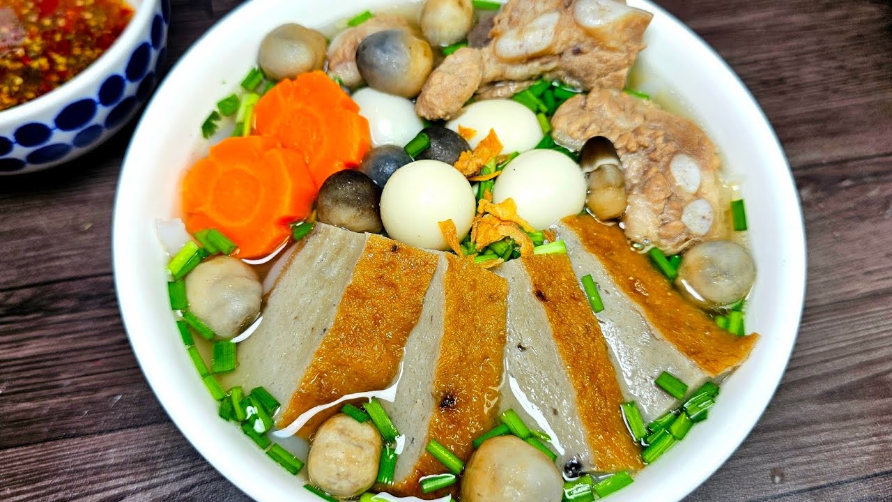 bánh canh bột lọc chả cá - Hình 1
