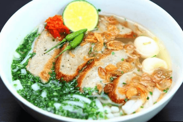 bánh canh bột lọc chả cá - Hình 3