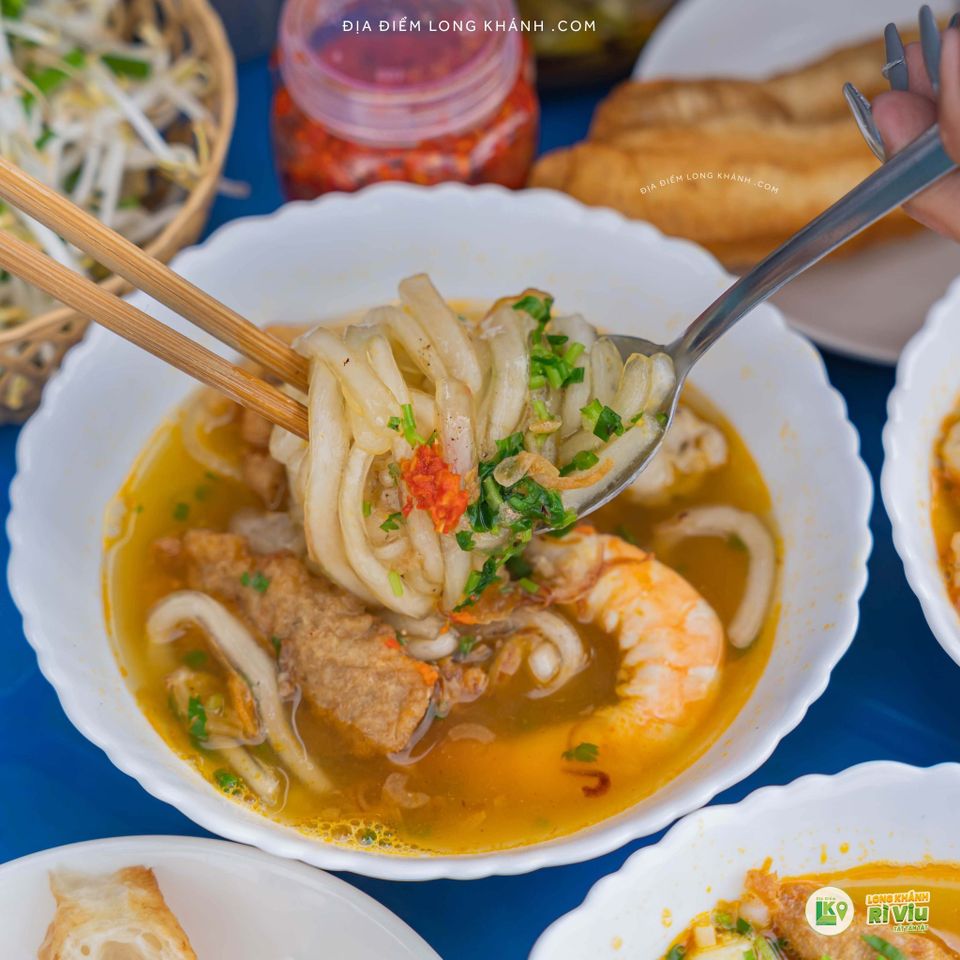 bánh canh bột lọc chả cá - Hình 4