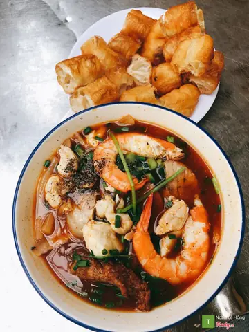 Review Chi Tiết Quán Bánh Canh Cua Nguyễn Công Trứ: Trải Nghiệm Ẩm Thực Sài Gòn Đáng Nhớ