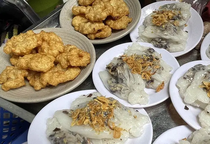 Bánh Cuốn Chả Mực Gốc Bảng Hạ Long: Review Toàn Diện