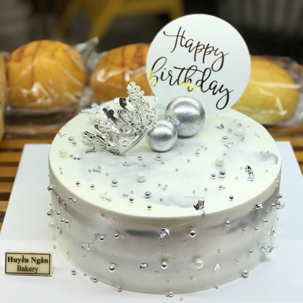 bánh kem sinh nhật sang trọng