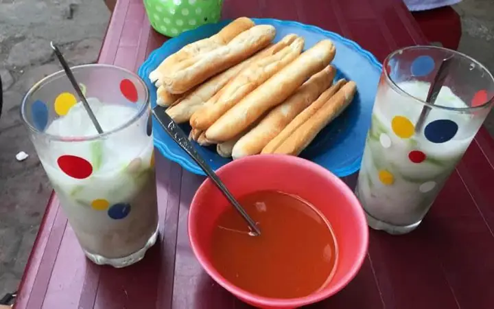Review Quán Bánh Mì Cay Đinh Tiên Hoàng: Hương Vị Trứ Danh Hải Phòng