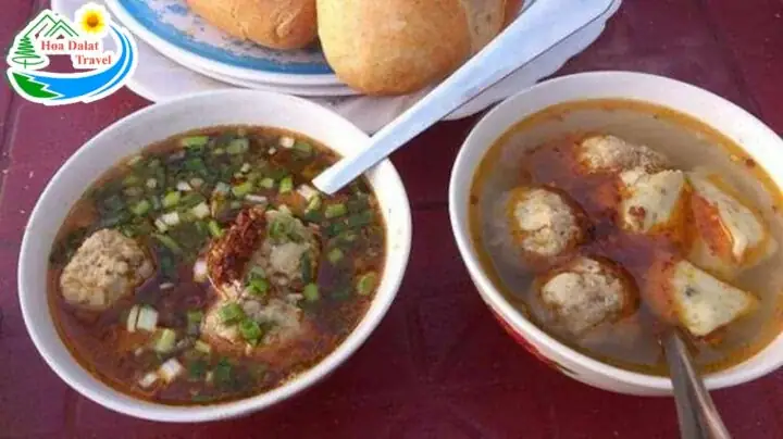 Đánh Giá Chi Tiết Bánh Mì Xíu Mại Hoàng Diệu: Trải Nghiệm Đáng Nhớ Từ Món Ăn Vặt Đến "bữa Ăn Chính"