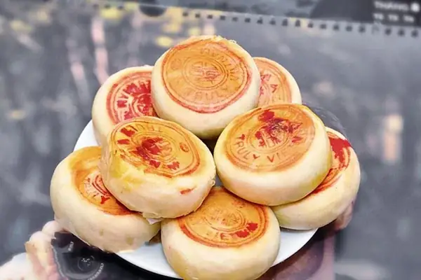 Bánh Pia Đặc Sản Sóc Trăng Là Gì? Cẩm Nang Trải Nghiệm Từ A Đến Z Bánh Pia Đặc Sản Sóc Trăng Là Gì? Cẩm Nang Trải Nghiệm Từ A Đến Z