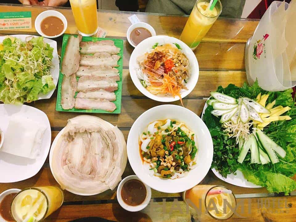 bánh tráng cuốn thịt heo bà mua