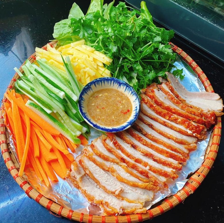 bánh tráng cuốn thịt heo quay - Hình 2