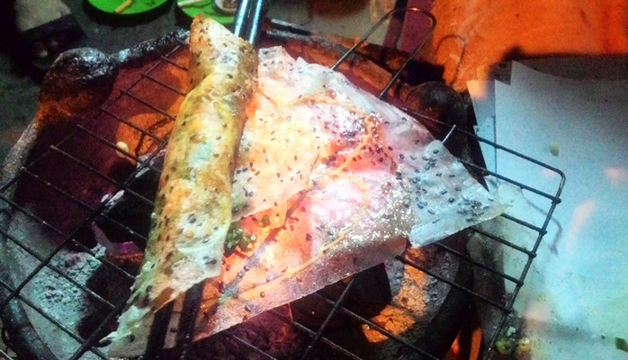 bánh tráng nướng mắm ruốc tuyên quang