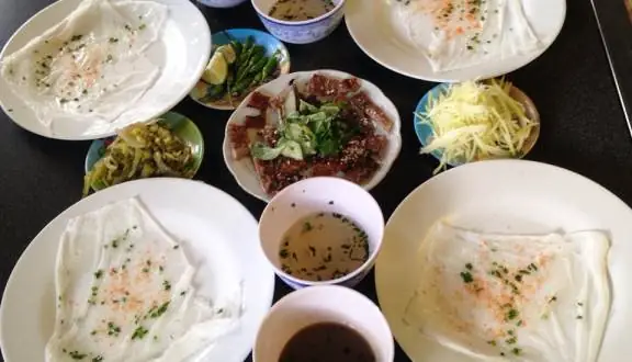 Bánh Ướt Thịt Nướng Buôn Ma Thuột: Điểm Nhấn Ẩm Thực Tây Nguyên