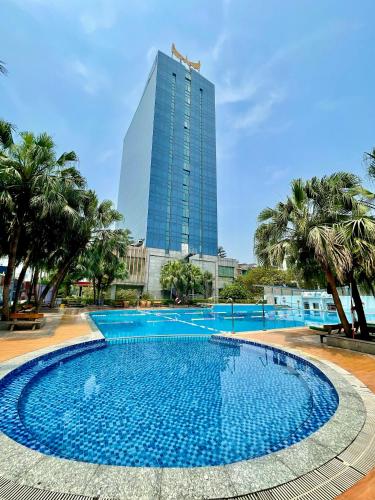 bể bơi mường thanh xa la - Hình 3