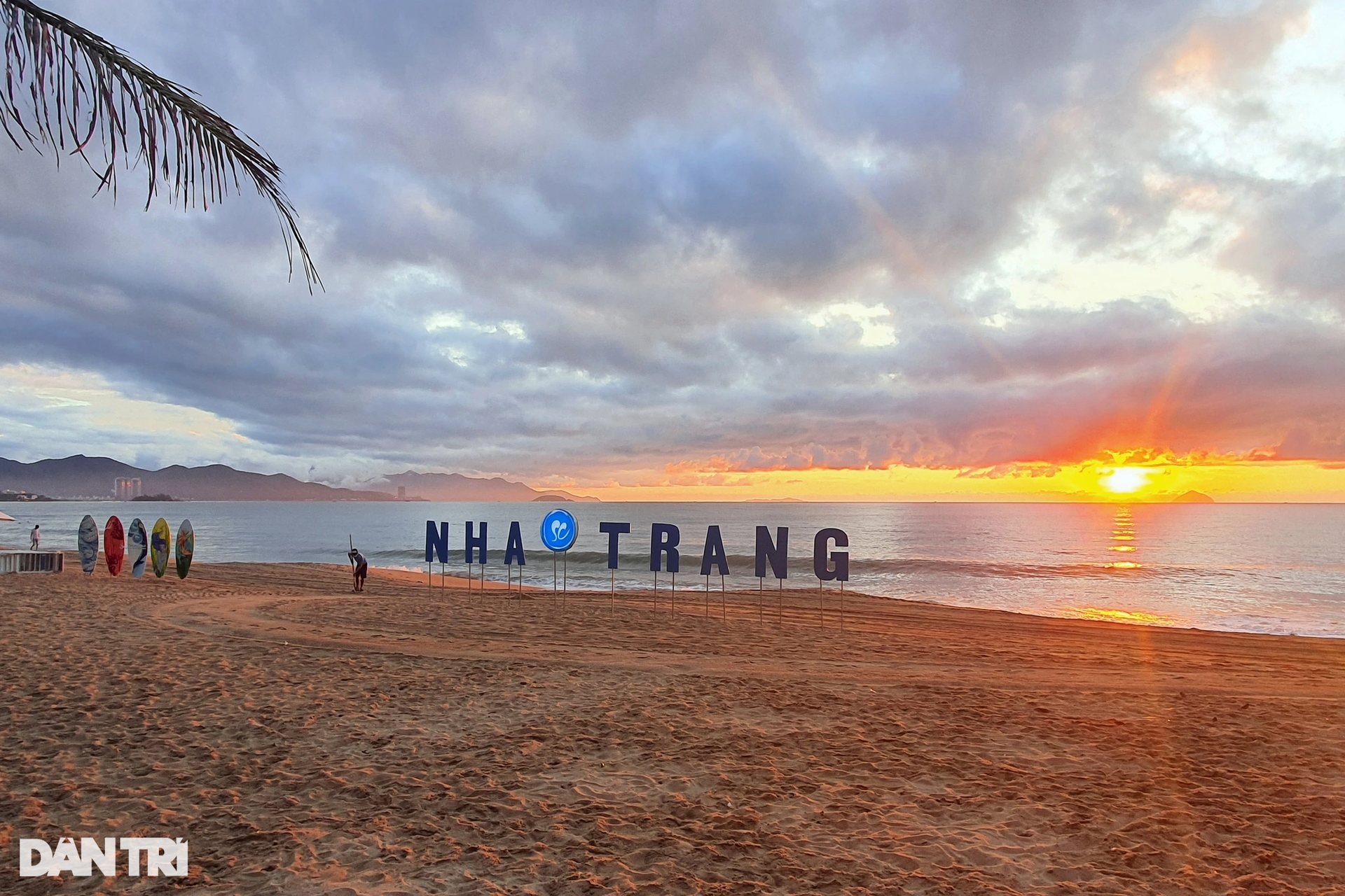 bình minh trên biển nha trang - Hình 5