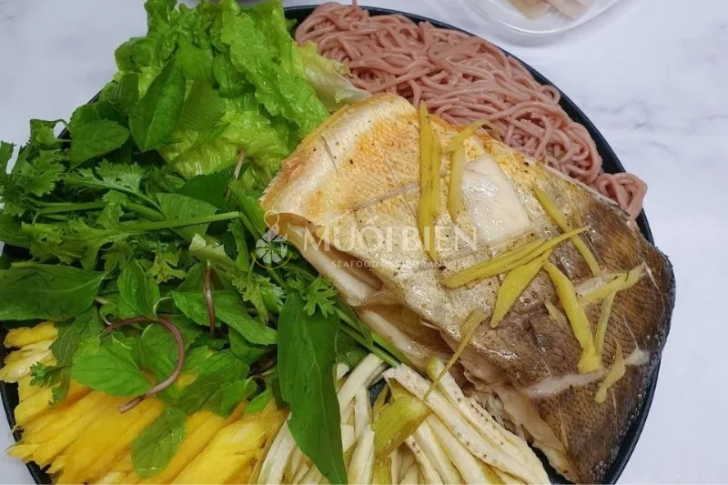 cá chim hấp cuốn bánh tráng - Hình 1