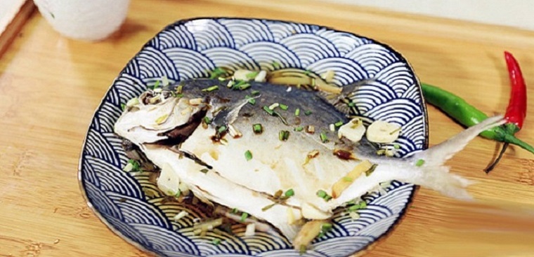 cá chim hấp cuốn bánh tráng - Hình 2