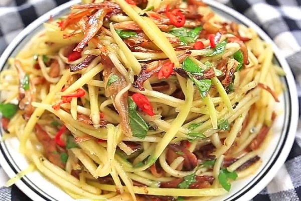 cách làm gỏi xoài cá khô - Hình 4