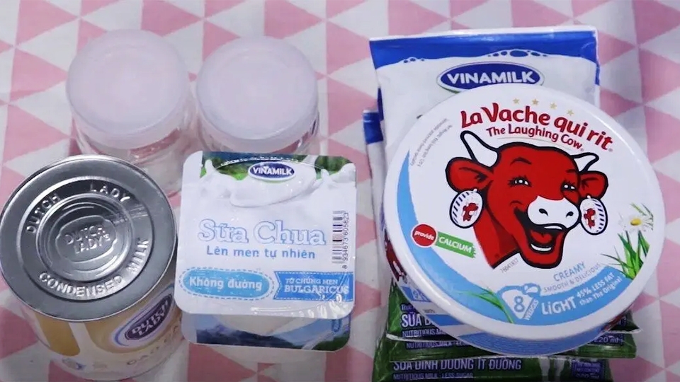 cách làm sữa chua phô mai con bò cười - Hình 2