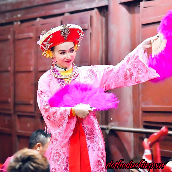 căn cô chín lận đận tình duyên - Hình 2