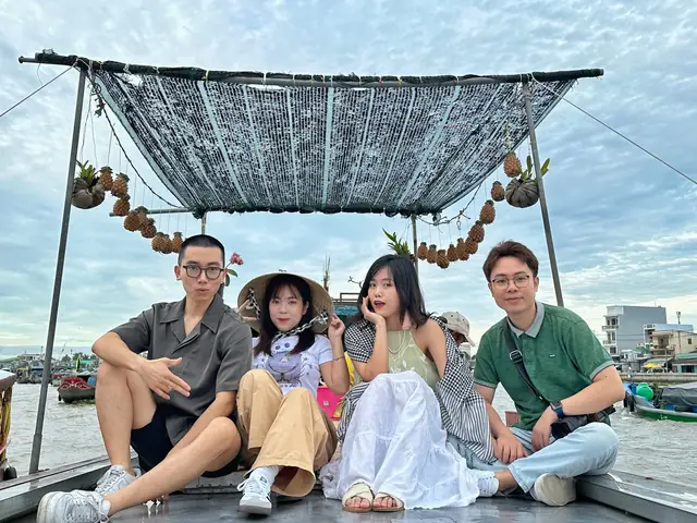 Cần Thơ Gạo Trắng Nước Trong: Cẩm Nang Khám Phá Thành Phố Tây Nam Nghĩa Tử Cần Thơ Gạo Trắng Nước Trong: Cẩm Nang Khám Phá Thành Phố Tây Nam Nghĩa Tử