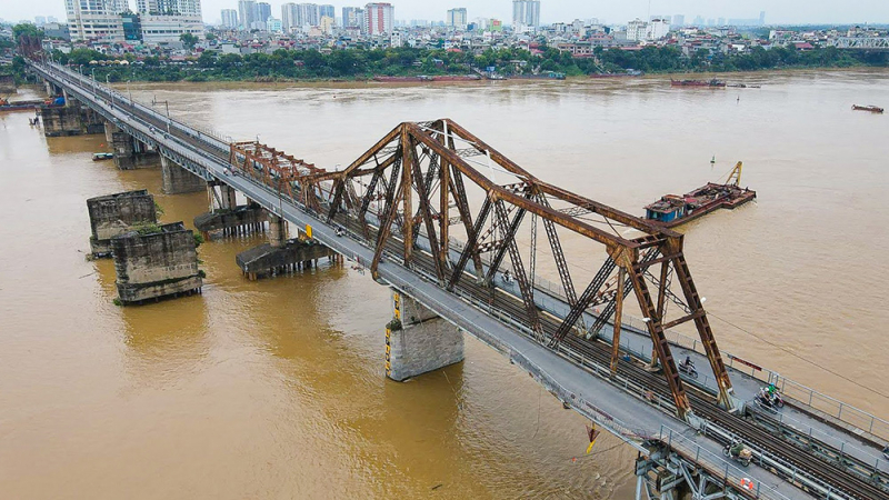 cầu long biên bao nhiêu tuổi - Hình 3