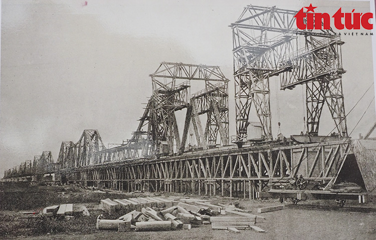 cầu long biên bao nhiêu tuổi - Hình 4