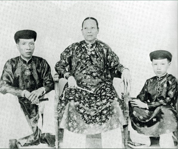 cha của vua khải định là ai